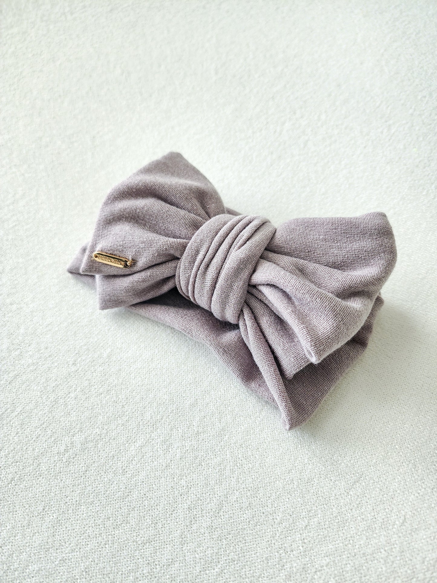 Head wrap headbands bow in khaki grey close-up